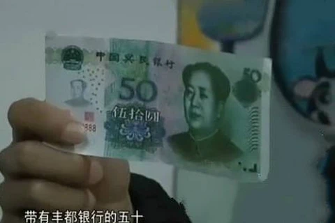Trung Quốc: Tài xế taxi trả lại bằng tiền âm phủ cho khách