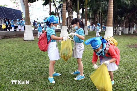 TP. HCM phát động phong trào thành phố văn minh-sạch-an toàn