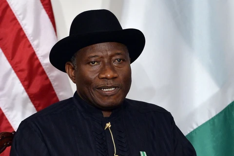 Tổng thống Nigeria cam kết không trì hoãn bầu cử hơn nữa