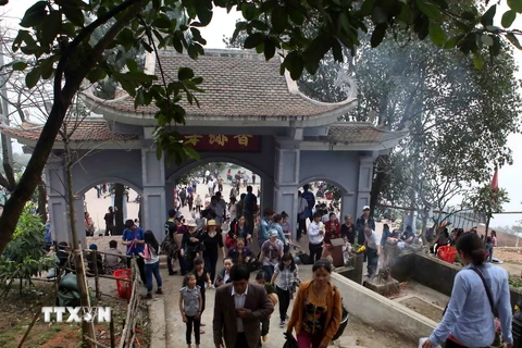 Hà Tĩnh: Tưng bừng khai hội chùa Hương Tích năm 2015