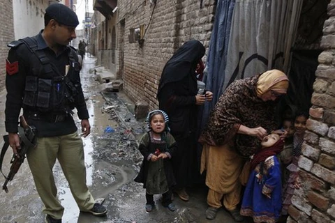 Pakistan bắt giam người không cho con tiêm vắcxin phòng bệnh