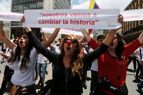 Colombia: Hàng chục nghìn người tuần hành phản đối bạo lực