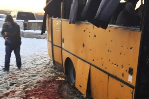 Một xe buýt trúng mìn ở Đông Ukraine, ba người thiệt mạng