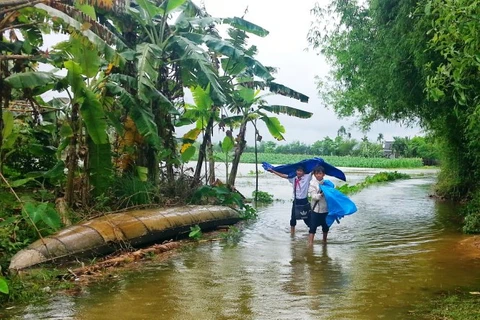 Nhiều vùng ở Thừa Thiên-Huế bất ngờ bị lũ giữa mùa nắng hạn