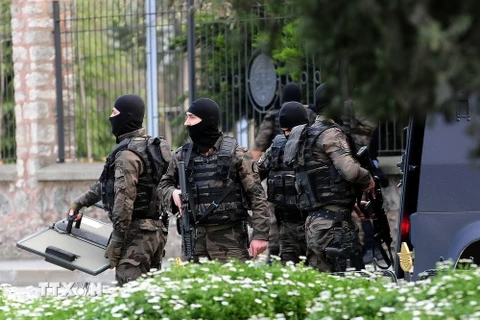Thổ Nhĩ Kỳ bắn hạ tay súng tấn công trụ sở cảnh sát Istanbul