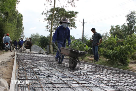 TP. HCM hỗ trợ xây đường giao thông nông thôn vùng kháng chiến cũ