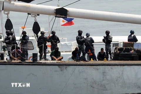 Philippines và Nhật Bản diễn tập chống cướp biển tại Vịnh Manila