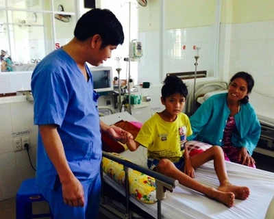 Đà Nẵng: Cứu sống bệnh nhi bị sốt xuất huyết Dengue thể não