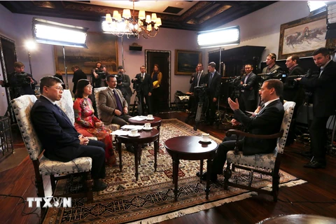 Thủ tướng Medvedev đã trả lời phỏng vấn báo chí Việt Nam về triển vọng quan hệ hợp tác giữa hai nước. (Nguồn: TTXVN)