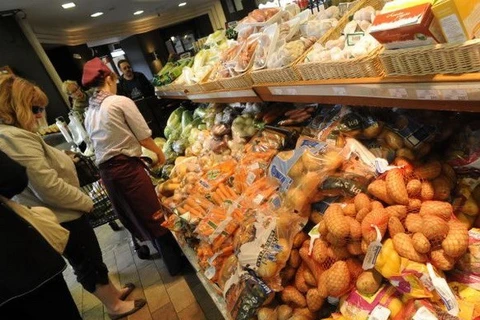 Người dân Nga mua sắm thực phẩm tại siêu thị. Ảnh minh họa. (Nguồn: themoscowtimes.com) 