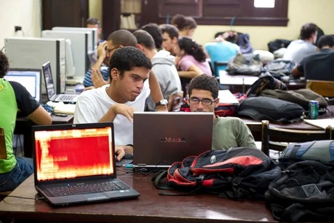 Sinh viên Cuba học tại thự viện ở La Habana. (Nguồn: abcnews.go.com) 