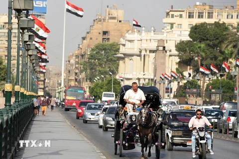 Nắng nóng bao trùm tại thủ đô Cairo ngày 10/8. (Nguồn: AFP/TTXVN)