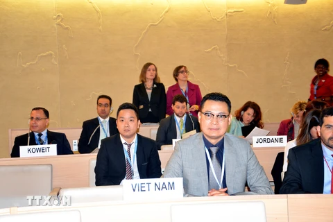 Đại sứ Nguyễn Trung Thành tại phiên họp Hội đồng Nhân quyền. (Ảnh: Tố Uyên/TTXVN)