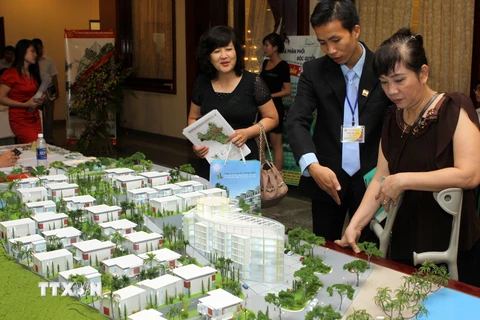 Các mô hình dự án bất động sản tại Hà Nội. (Ảnh: Hoàng Lâm/TTXVN)