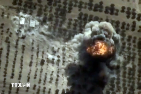 Không quân Nga không kích trúng mục tiêu IS tại tỉnh Idlib, Syria ngày 15/10. (Nguồn: AFP/TTXVN)