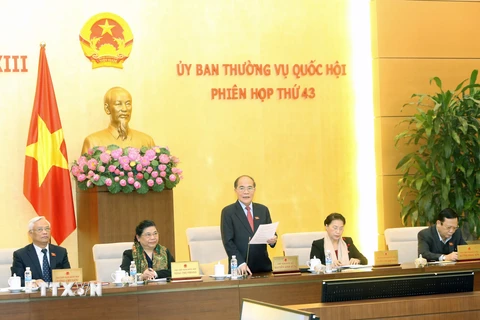 Chủ tịch Quốc hội Nguyễn Sinh Hùng phát biểu khai mạc Phiên họp thứ 43 của Ủy ban Thường vụ Quốc hội. (Ảnh: Nhan Sáng/TTXVN)