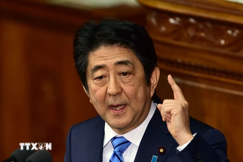 Thủ tướng Nhật Bản Shinzo Abe phát biểu tại phiên họp Hạ viện về vụ thử bom H của Triều Tiên, ở Tokyo ngày 6/1. (Nguồn: AFP/TTXVN)