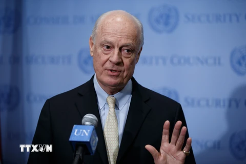 Đặc phái viên Staffan de Mistura trong cuộc họp báo về tiến trình đàm phán về Syria tại New York, Mỹ. (Nguồn: THX/TTXVN)