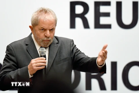 Ông Luiz Inacio Lula da Silva phát biểu trong một cuộc họp ở Brasilia, Brazil ngày 29/10/2015. (Nguồn: AFP/TTXVN)