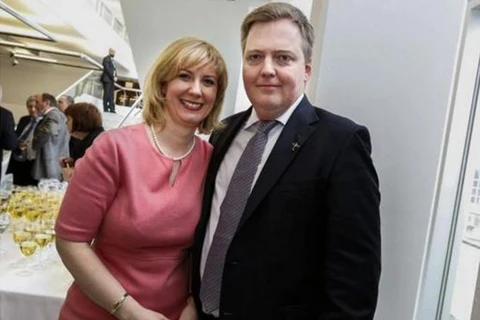Thủ tướng Gunnlaugsson và vợ. (Nguồn: bbc.com)