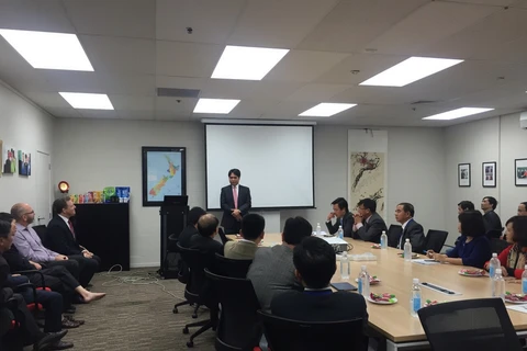 Đại sứ Nguyễn Việt Dũng phát biểu tại buổi tọa đàm. (Ảnh: Đại sứ quán Việt Nam tại New Zealand cung cấp)