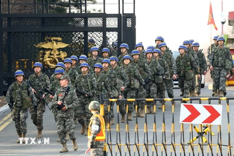 Binh sỹ Hàn Quốc chuẩn bị tham gia một cuộc tập trận chung. (Nguồn: AFP/TTXVN)