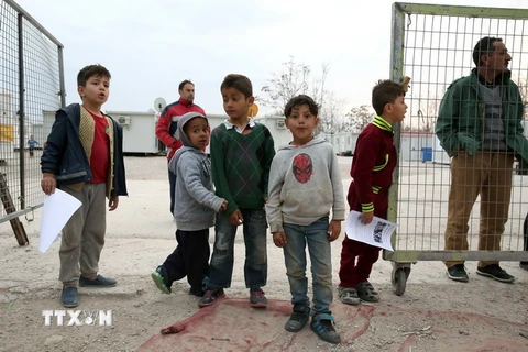 Trẻ em nhập cư tại trại tị nạn ở Eleonas, Hy Lạp. (Nguồn: EPA/TTXVN)