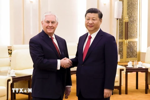 Chủ tịch Trung Quốc Tập Cận Bình (phải) đã tiếp Ngoại trưởng Mỹ Rex Tillerson . (Nguồn: AFP/TTXVN)