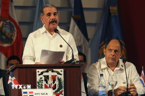 Tổng thống Cộng hòa Dominica Danilo Medina (trái). (Nguồn: THX/TTXVN))