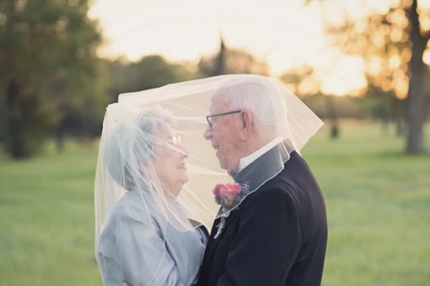 Cặp đôi U90 và bộ hình cưới cảm động sau 70 năm chờ đợi