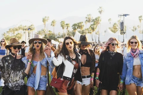 Dàn thiên thần Victoria’s Secret “tung cánh” tại lễ hội Coachella