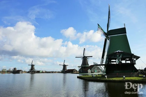 Khám phá ngôi làng cối xay gió độc nhất thế giới ở Hà Lan