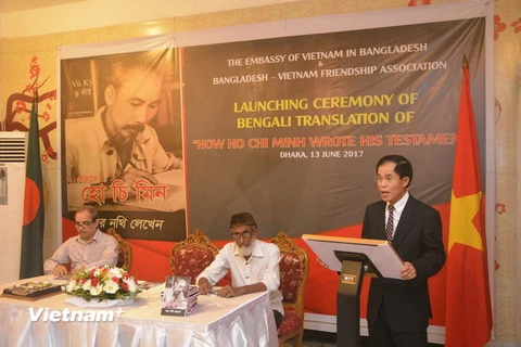 Ra mắt cuốn "Bác Hồ viết Di chúc'' bằng tiếng Bengali ở Bangladesh