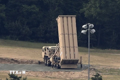  Hệ thống phòng thủ tên lửa tầm cao giai đoạn cuối (THAAD) của Mỹ được triển khai tại Seongju, Hàn Quốc ngày 30/5. (Nguồn: EPA/TTXVN)