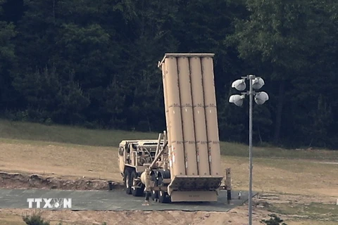 Hệ thống phòng thủ tên lửa tầm cao giai đoạn cuối (THAAD) của Mỹ được triển khai tại Seongju, Hàn Quốc ngày 30/5. EPA/TTXVN