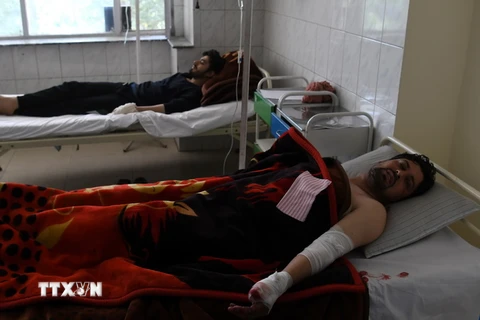 Nạn nhân bị thương trong một vụ đánh bom điều trị tại bệnh viện ở Kabul. Ảnh minh họa. (Nguồn: AFP/TTXVN)