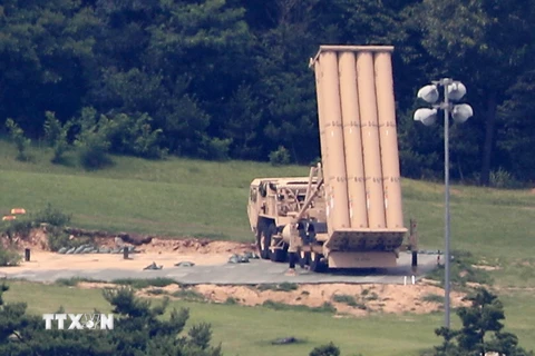 Hệ thống phòng thủ tên lửa tầm cao giai đoạn cuối (THAAD) của Mỹ được triển khai tại Seongju, Hàn Quốc ngày 28/7. (Nguồn: Yonhap/TTXVN)