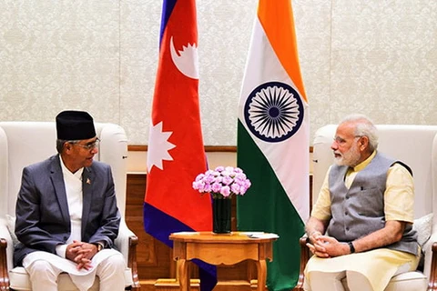 Thủ tướng Ấn Độ (phải) và người đồng cấp Nepal. (Nguồn: ndtv.com)
