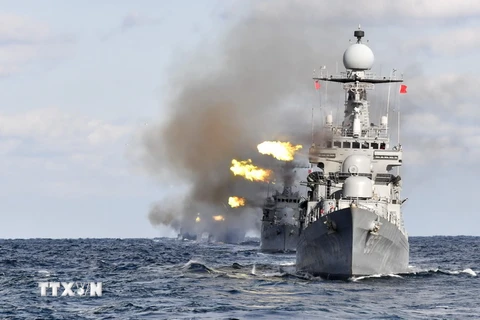 Tàu hải quân Hàn Quốc tập trận. (Nguồn: EPA/TTXVN)