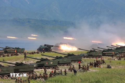Binh sỹ Triều Tiên tập trận tấn công chiếm đảo tại một địa điểm bí mật ở Triều Tiên ngày 25/8. (Nguồn: EPA/TTXVN)