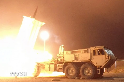 Hệ thống Phòng thủ tên lửa tầm cao giai đoạn cuối (THAAD) của Mỹ được thử nghiệm tại Kodiak, Alaska, Mỹ ngày 30/7. (Nguồn: EPA/TTXVN)