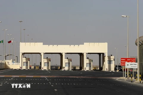 Cửa khẩu Abu Samrah của Qatar trên tuyến biên giới đường bộ với Saudi Arabia. (Nguồn: AFP/TTXVN)