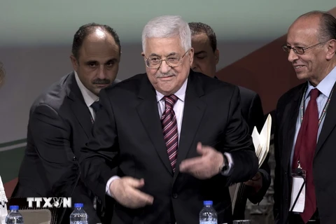 Tổng thống Palestine Mahmoud Abbas (giữa) tại Đại hội lần thứ 7 của Phong trào Fatah ở thành phố Ramallah, Khu Bờ Tây năm 2016. (Nguồn: EPA/TTXVN)