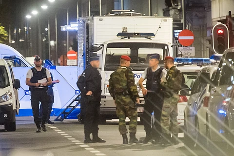 Binh sỹ và cảnh sát Bỉ gác tại thủ đô Brussels. (Nguồn: AFP/TTXVN)