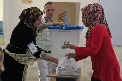 Người Kurd bỏ phiếu trưng cầu ý dân ở thành phố Kirkuk, miền bắc Iraq ngày 25/9. (Nguồn: AFP/TTXVN)