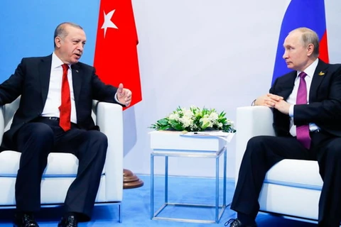 Tổng thống Nga Vladimir Putin và người đồng cấp Thổ Nhĩ Kỳ Tayyip Erdoga tại một cuộc gặp. (Nguồn: AFP)