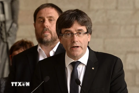  Thủ hiến Catalonia Carles Puigdemont phát biểu tại Barcelona ngày 20/9. (Nguồn: AFP/TTXVN)