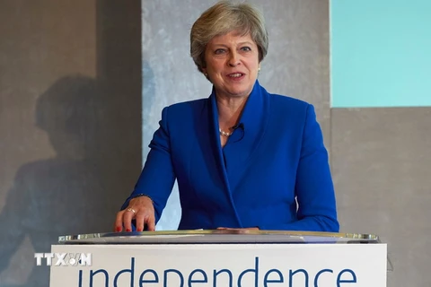 Thủ tướng Anh Theresa May phát biểu tại một hội nghị ở London ngày 28/9. (Nguồn: AFP/TTXVN)