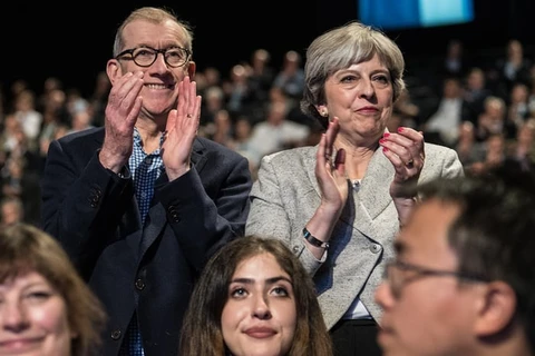 Bà Theresa May và chồng tại Đại hội thường niên ở Manchester. (Nguồn: theguardian.com)