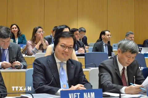 Đại sứ Dương Chí Dũng tại cuộc họp Đại Hội đồng Tổ chức Sở hữu trí tuệ thế giới (WIPO). (Ảnh: Hoàng Hoa/TTXVN)